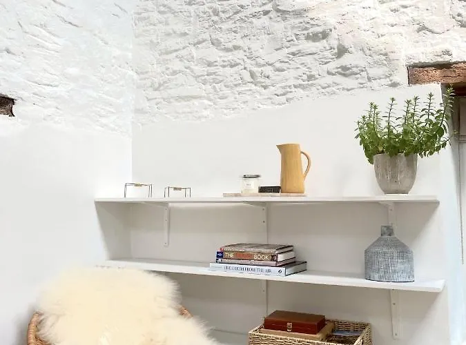 Beautiful Self-Contained Cotswolds Barn