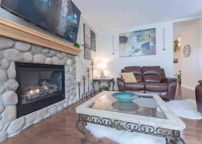 2500 Sq House In Springbank Hill Bl 261818