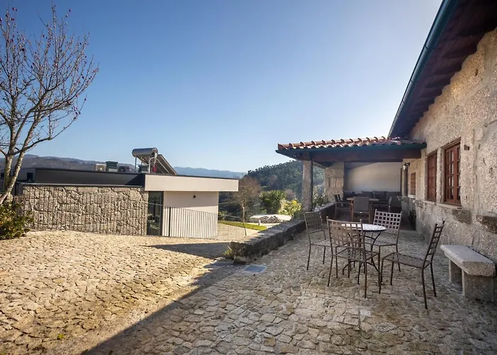 Casas De Tourim