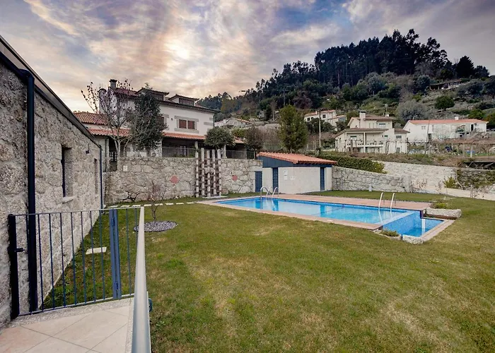 Casas De Tourim