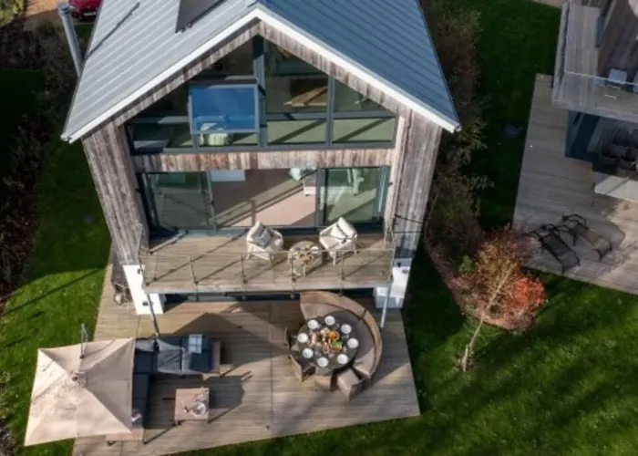 The Lookout Lr11 Lakeside Spa Holidays
