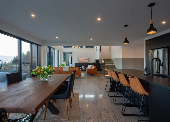 Sky Villa A- Free Parking- Gas Fire- Garage- Ac