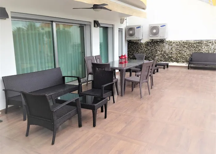 Holiday Calm Villa - Beach & Pool