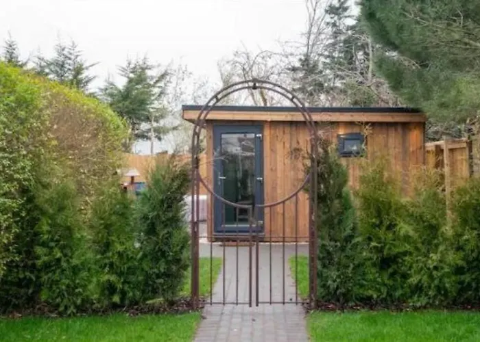 Luxury Cabin With Hot-Tub & Cold Plunge!
