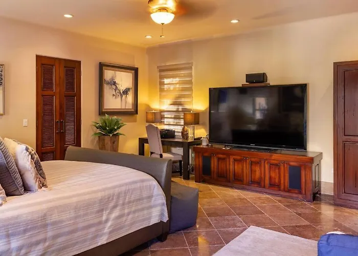 5-Br Golf Villa With Transportation Included