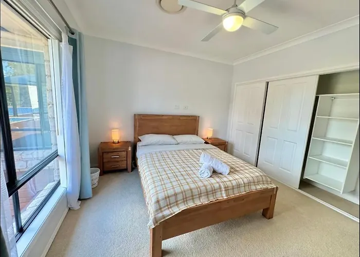 7 Bedrooms 20 Mins To City 25 Acres Of Green Space