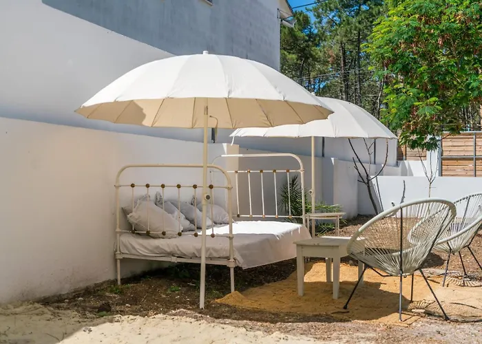 Spacious Home Garden & Cinema Costa Da Caparica | By Airnest