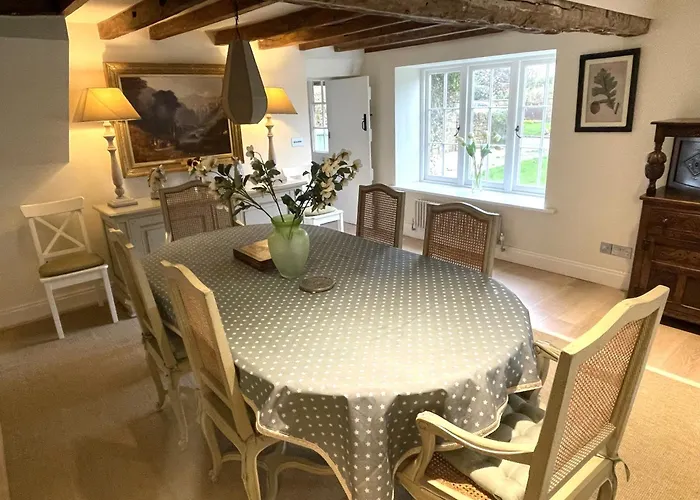 Craigmoor Cottage, Enchanting, Tranquil & Central