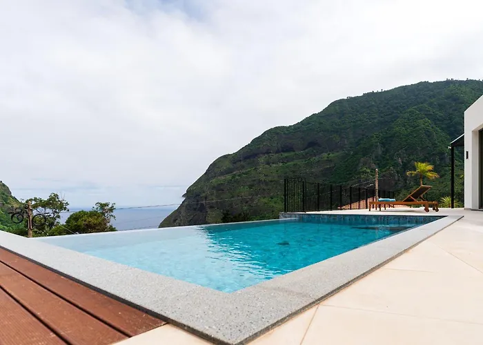 Elysium São Vicente - Designer Villa with Ocean View, Heated Pool, Jacuzzi&Sauna