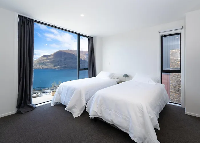 The Alpine Lakeview Luxe Retreat IV By Peakhost