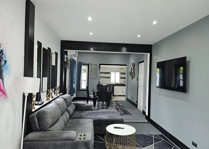 Beautiful New 3 Bed 3 Bathroom Villa 400M To Bang Tao Beach Sleeps 9