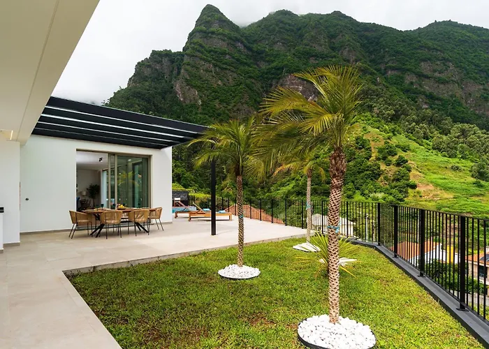Elysium São Vicente - Designer Villa with Ocean View, Heated Pool, Jacuzzi&Sauna