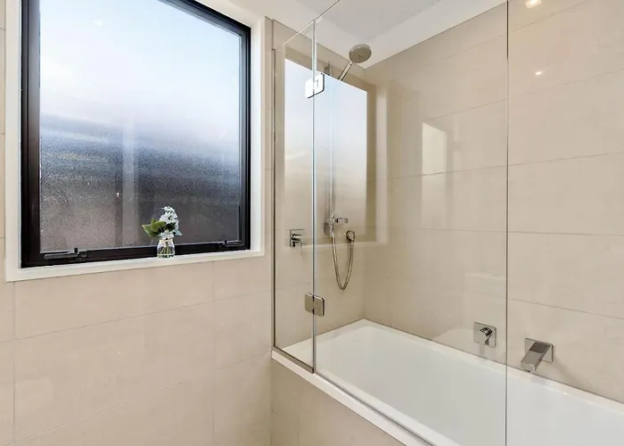 Central Queenstown 3 Bed Villa