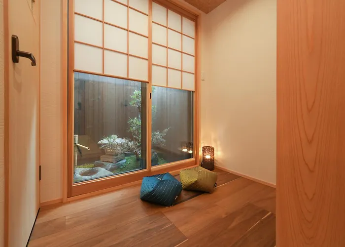 Kyoto Sanjo Matsu Hana Inn 三条松の華京町屋
