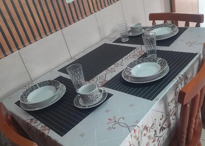Casa inteira com patio ,localização Pelotas Rio Grande do Sul Brasil