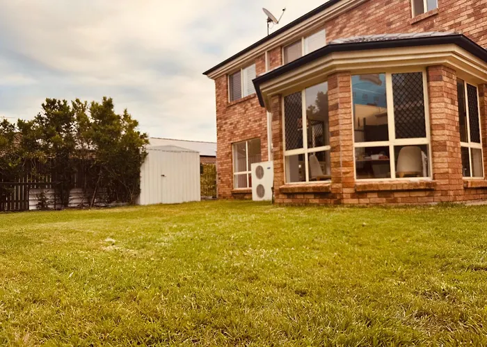 Carindale Family Home, Private Pool, Leisure Accommodation