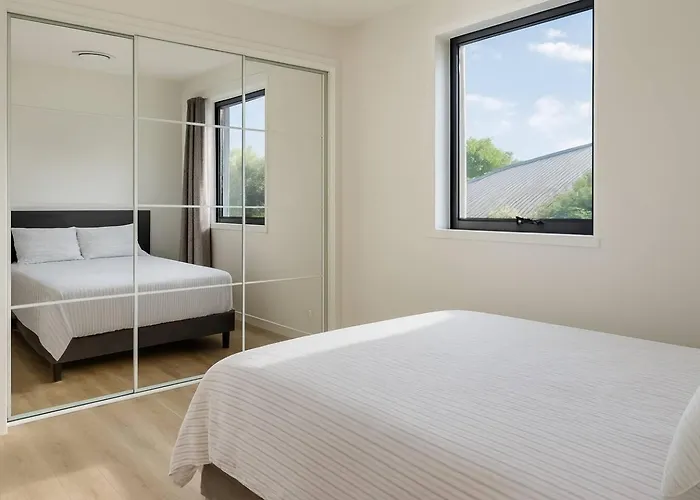 New Luxury Private Unit Near Brisbane Airport & Cbd