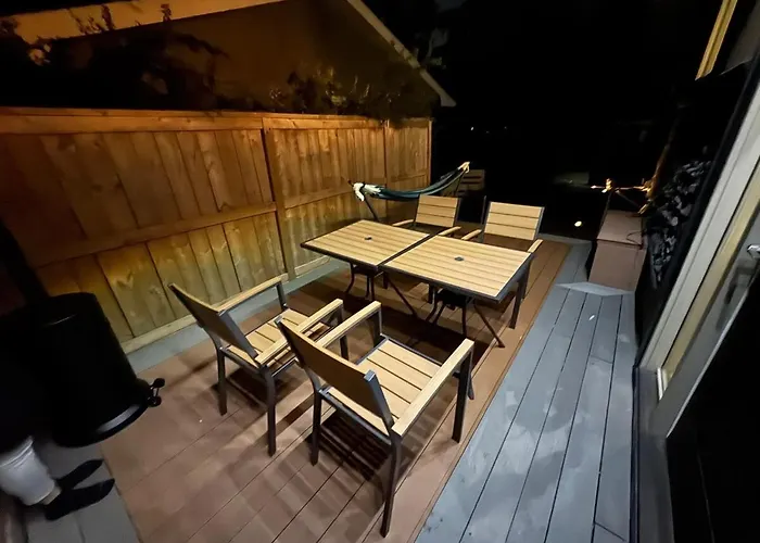 Luxurious Air Conditioned Inner City Bungalow