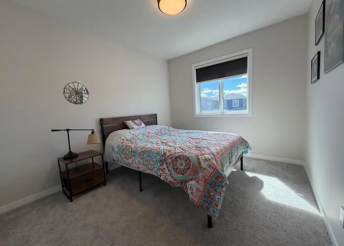 Beautiful New House In Alpine Park, Calgary