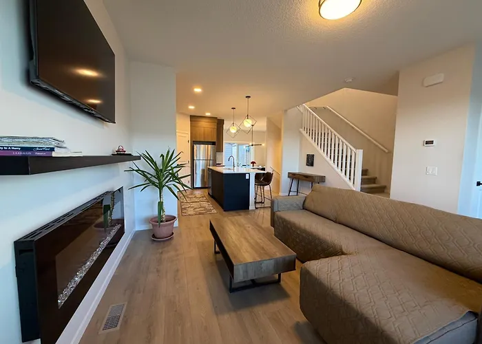 Beautiful New House In Alpine Park, Calgary