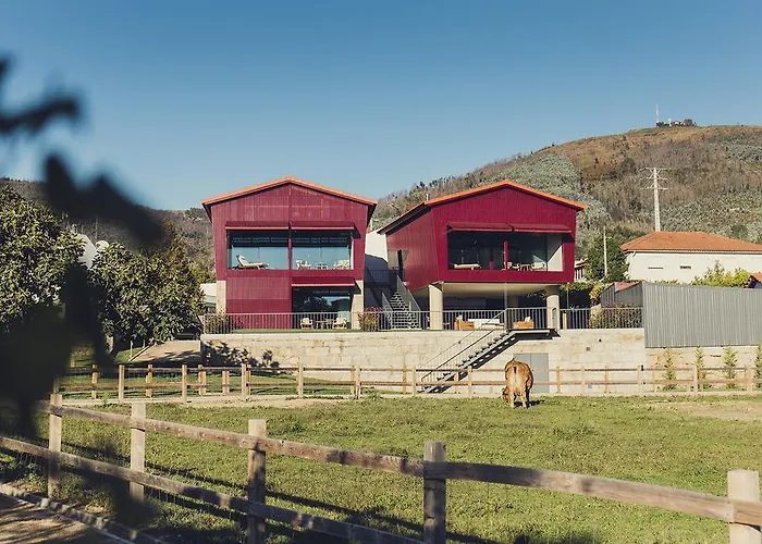 Quintãs Farm Houses